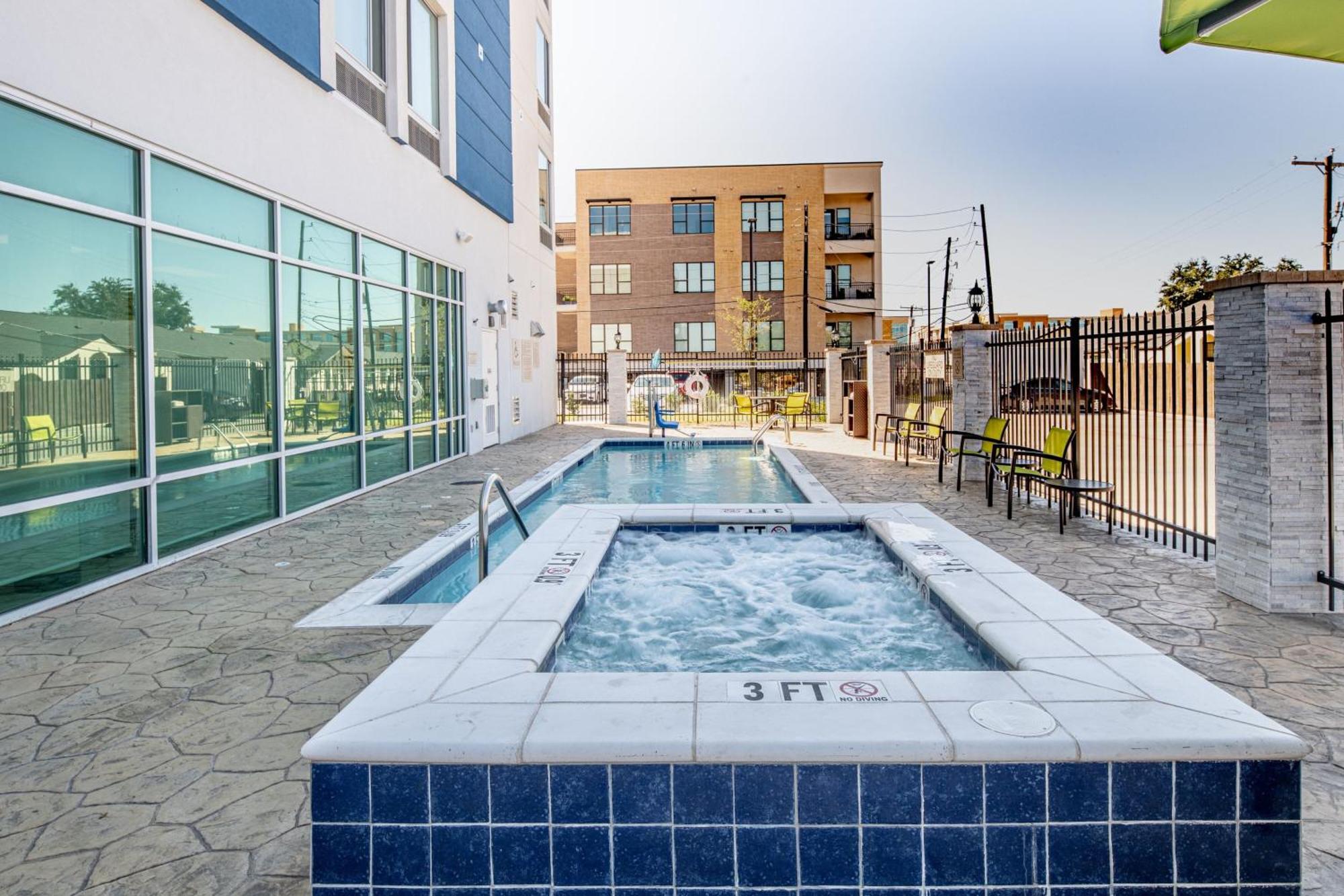Springhill Suites Dallas Central Expressway Eksteriør bilde